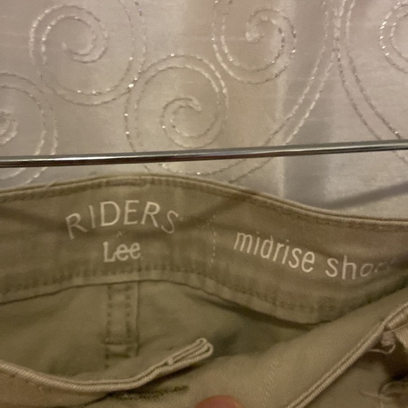 Lee Riders Midrise Khaki Shorts Women’s Size 18 💥 - Picture 4 of 6